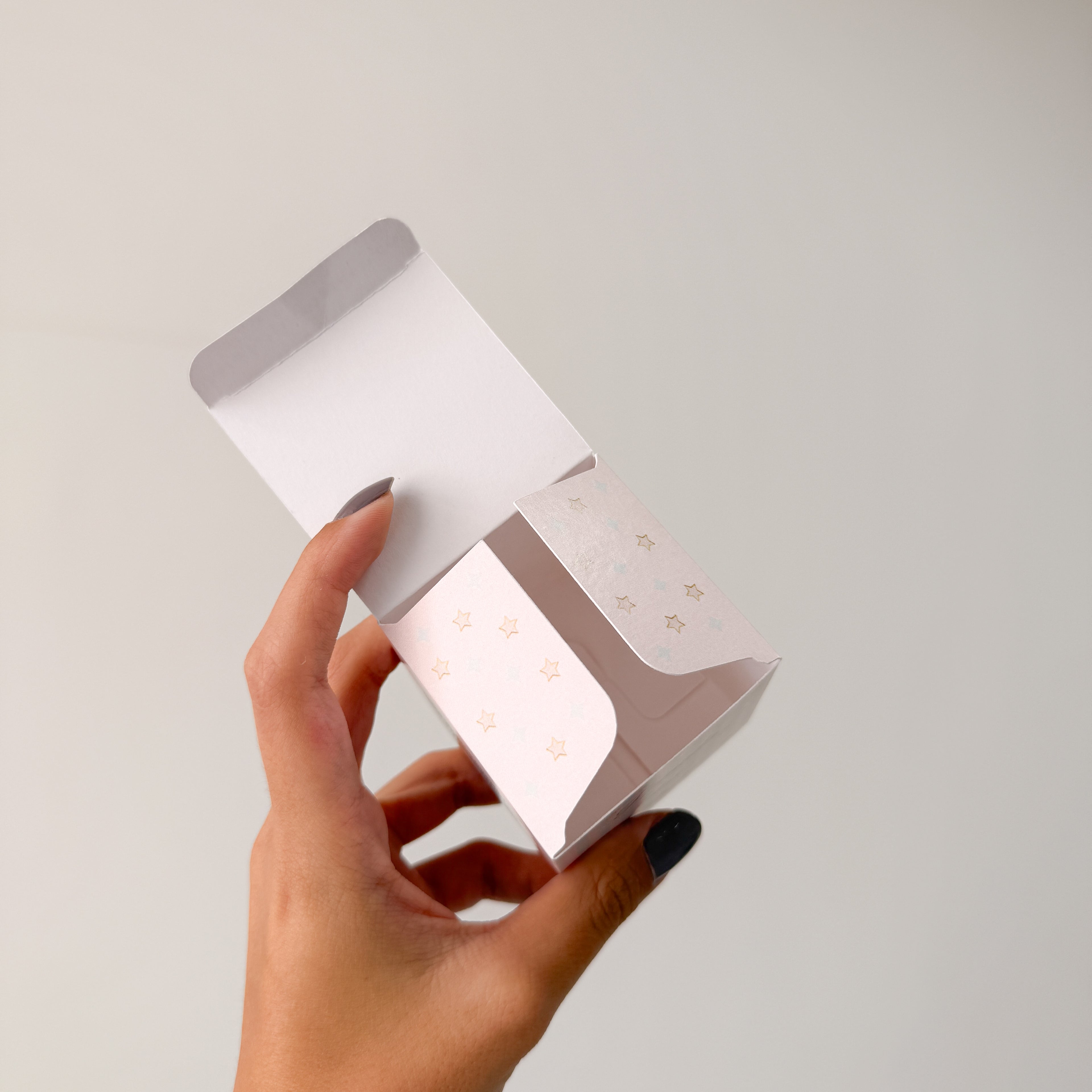 CAIXA QUADRADA PERSONALIZADA 6x6x6cm