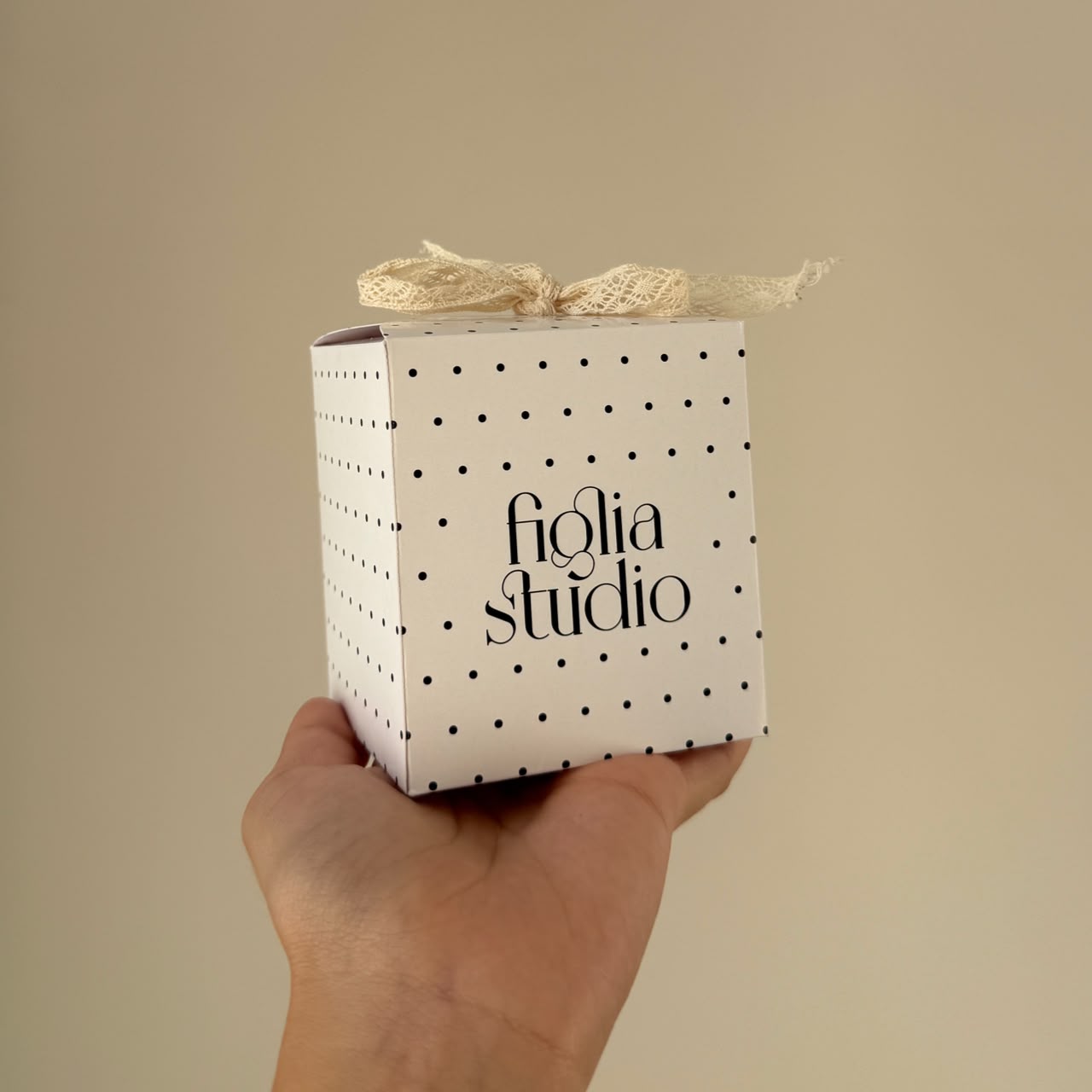 CAIXA PERSONALIZADA COM VISOR 8x9x8cm