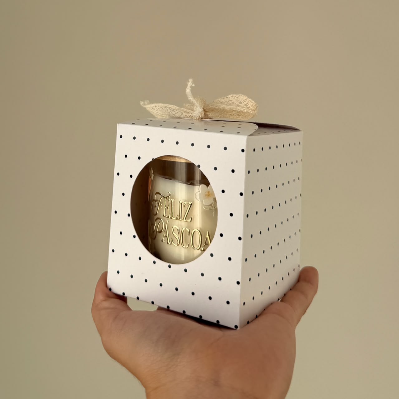 CAIXA PERSONALIZADA COM VISOR 8x9x8cm